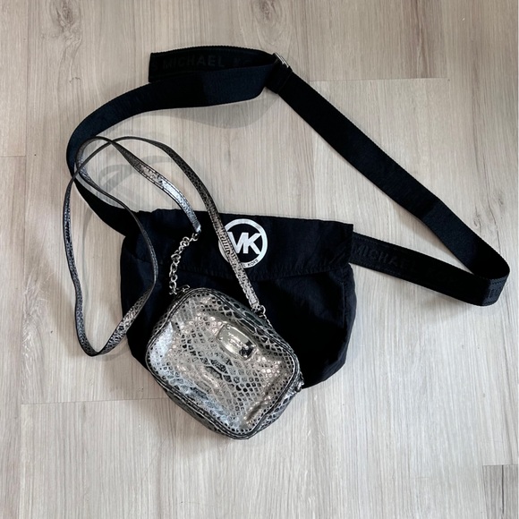 Michael Kors Black Metallic Python Crossbody Mini Bag w/ Bonus Belt Bag - Picture 12 of 16